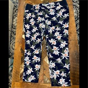 Old navy maternity crop pants